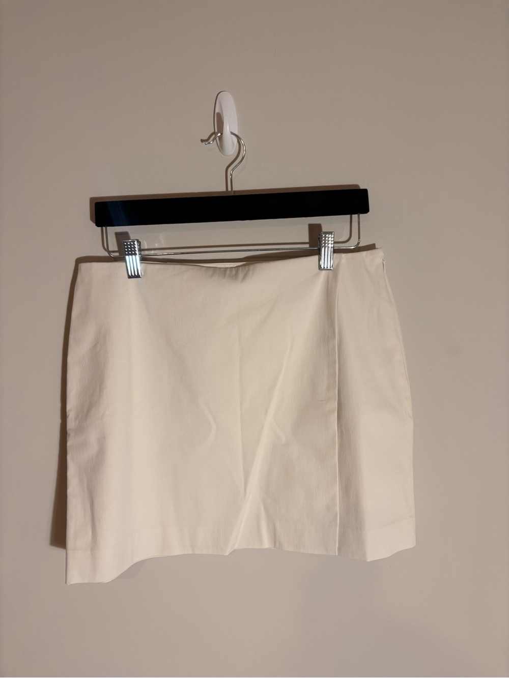 Good American Cream Mini Skirt